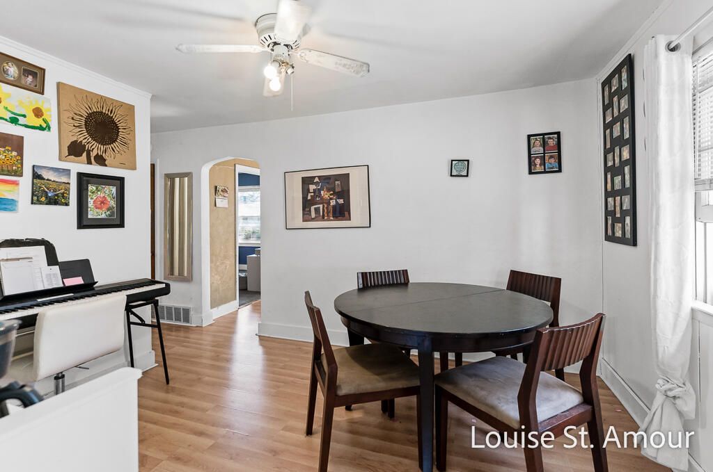 Dining room, Interior, Wood Texture Flooring