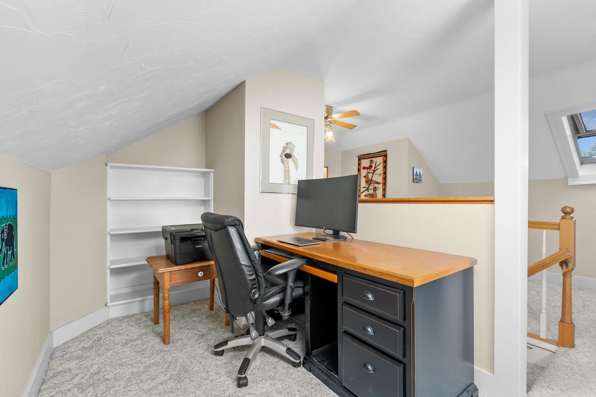 Home Office, Interior