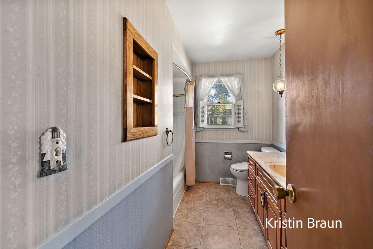 Bathroom, Interior, Pendant Lights