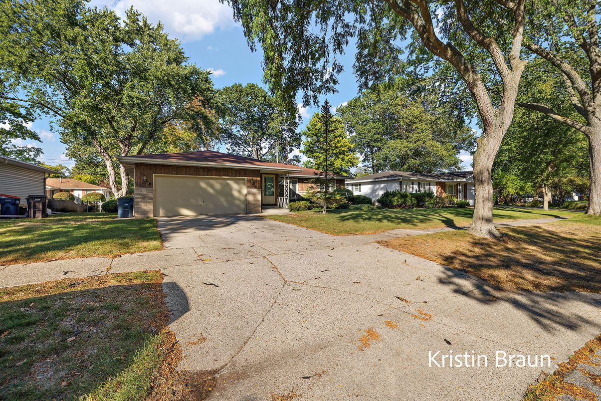 Backyard, Detached Garage, Exterior