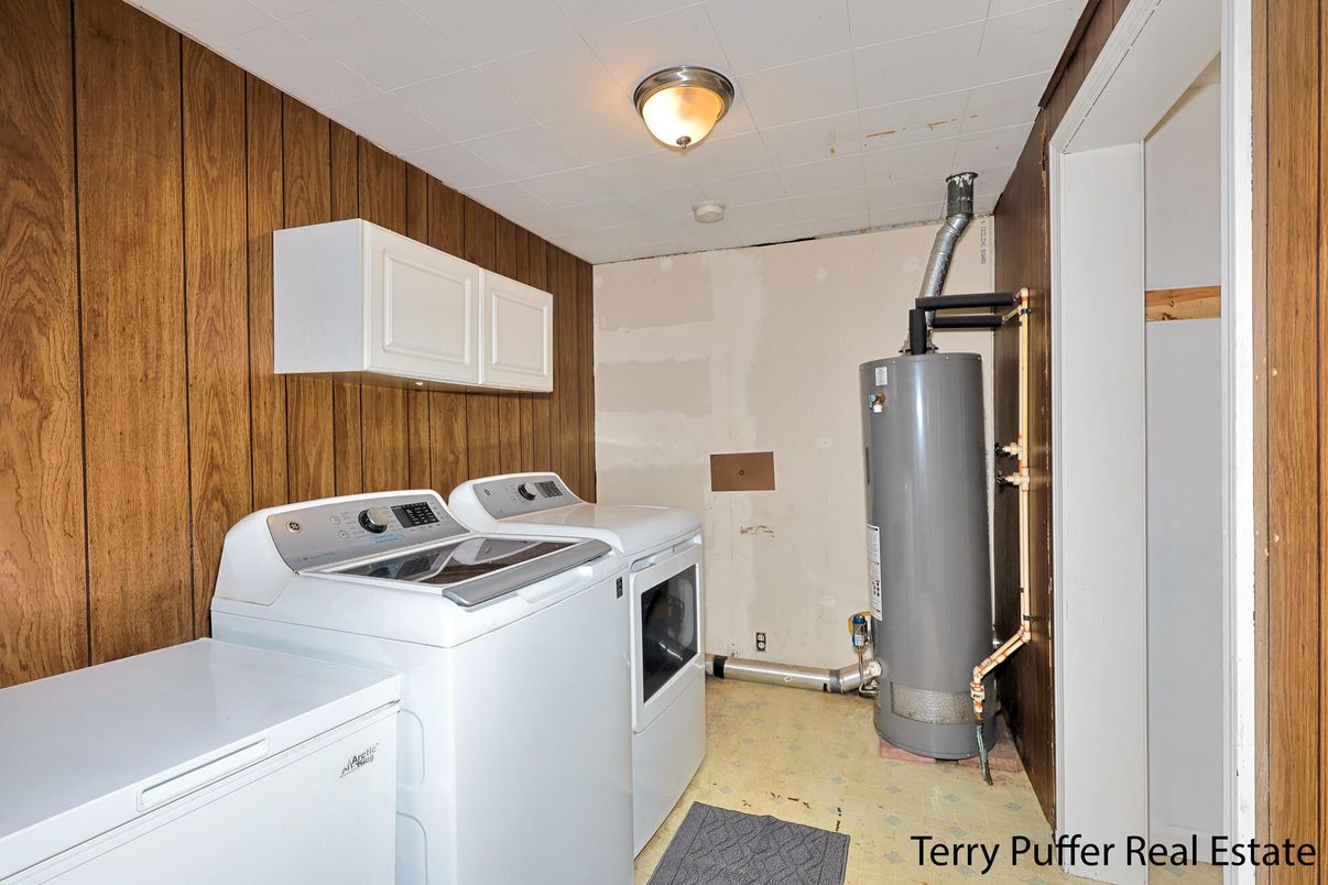 Interior, Washer, Wooden Walls
