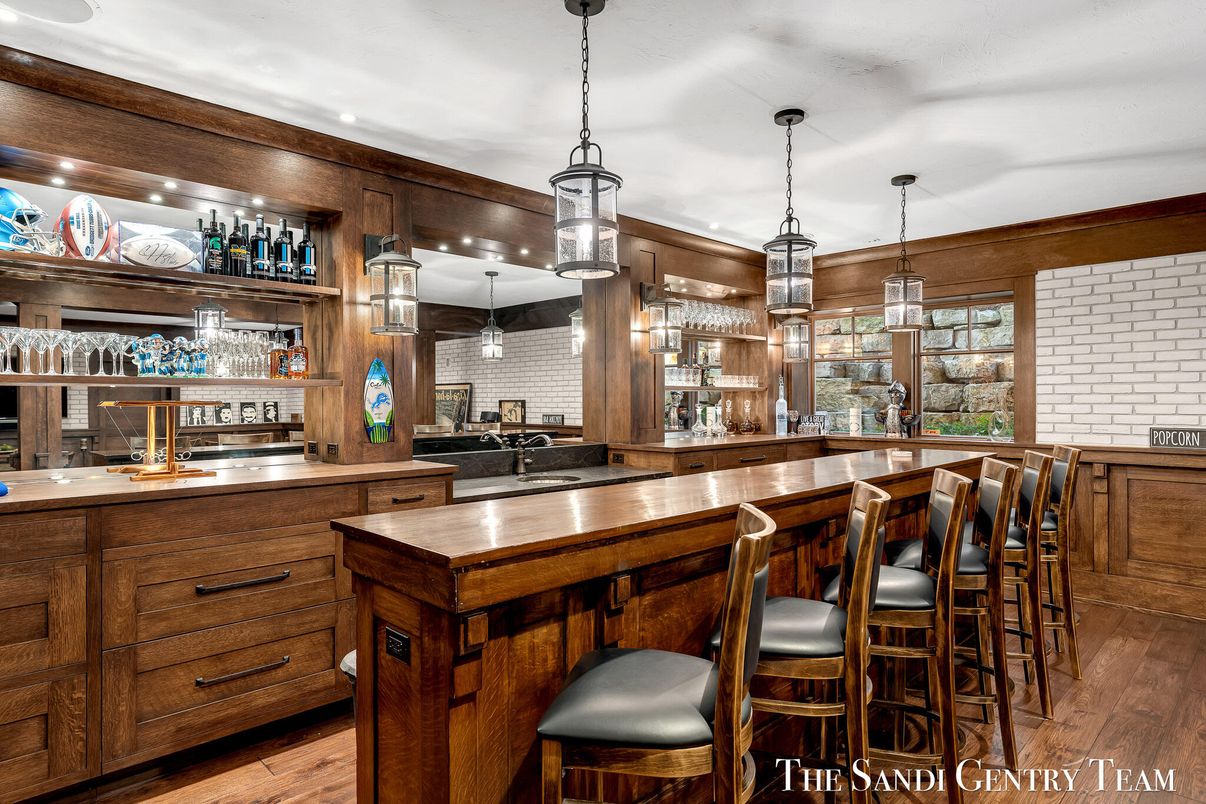 Interior, Pendant Lights, Recessed Lighting, Wood Texture Flooring