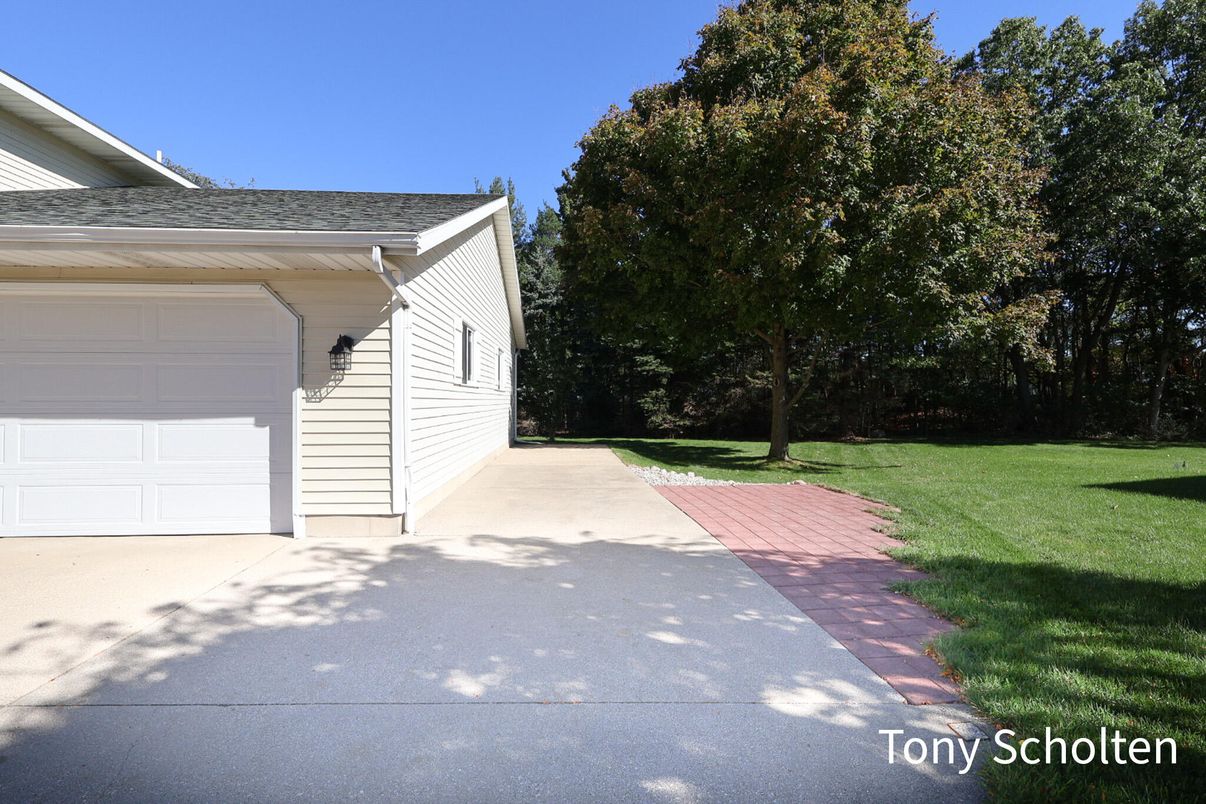 Backyard, Detached Garage, Exterior