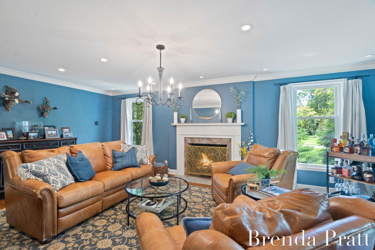 Chandelier, Fireplace, Interior, Living room, Recessed Lighting