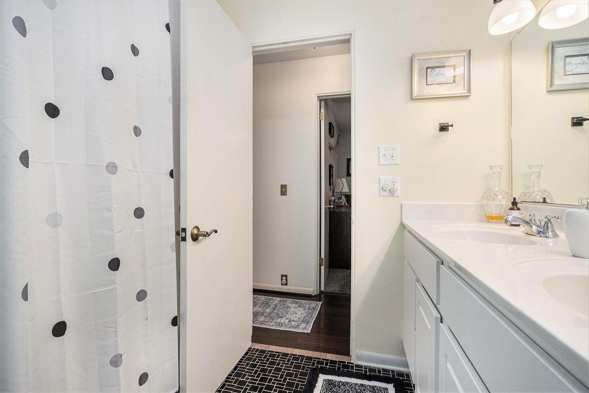 Bathroom, Dual Sink Vanities, Interior, Wood Texture Flooring