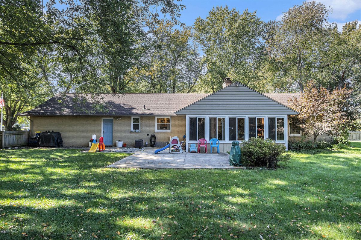 Backyard, Exterior, Playground
