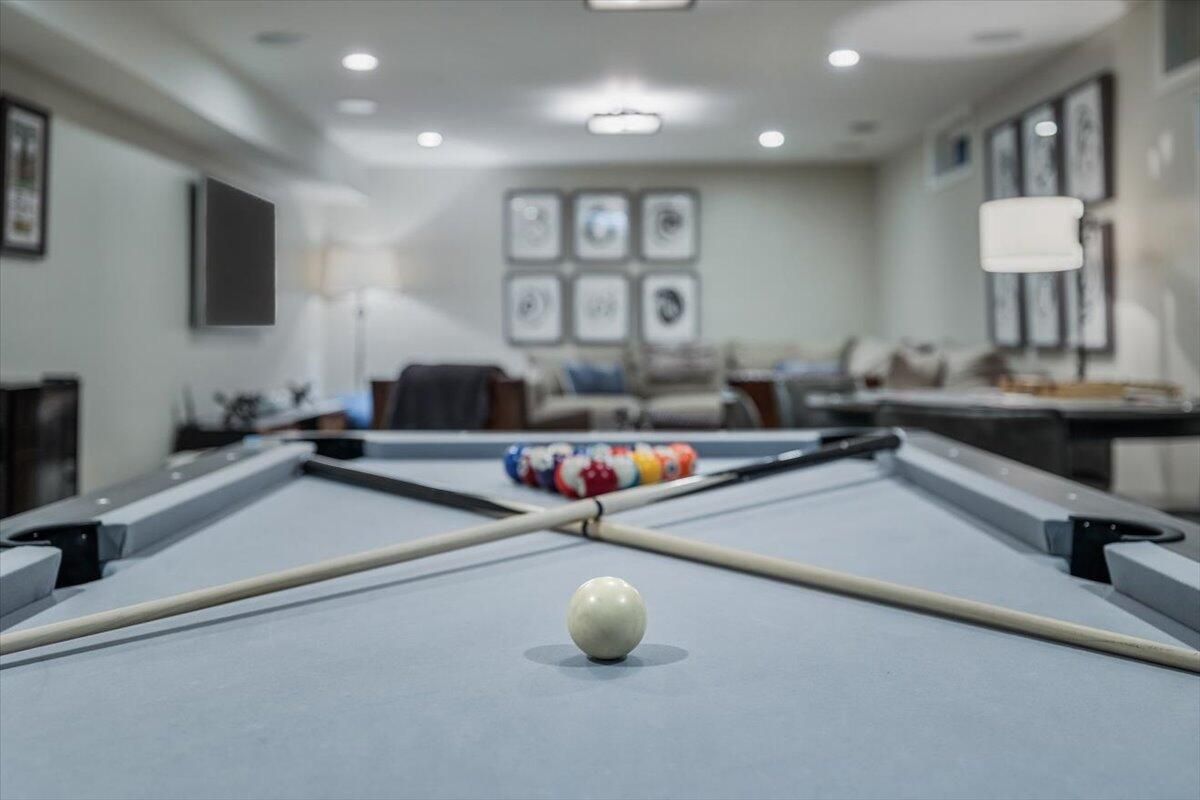 Billiard Table, Game Room, Interior, Recessed Lighting