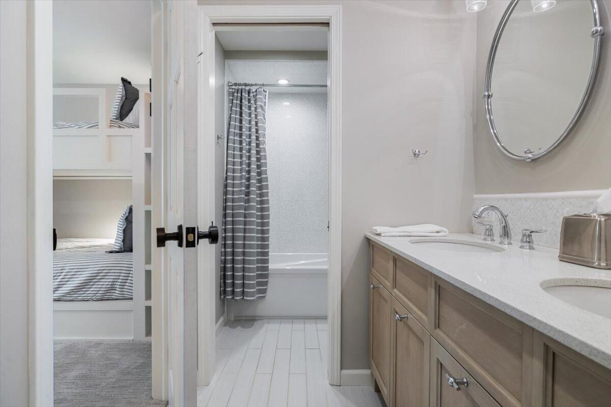 Bathroom, Bedroom, Dual Sink Vanities, Interior