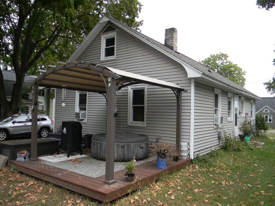 Exterior, Hot Tub