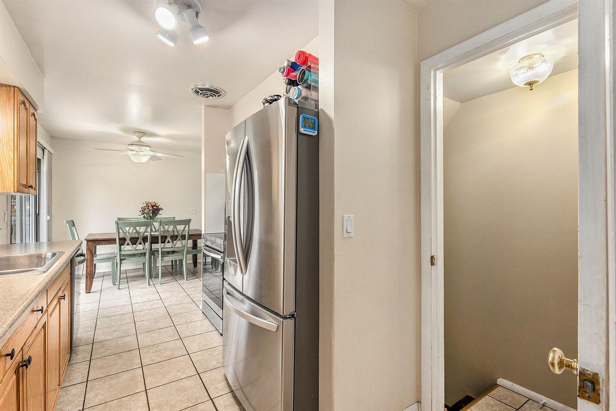 Dining room, Interior, Kitchen, Stainless Steel Appliances