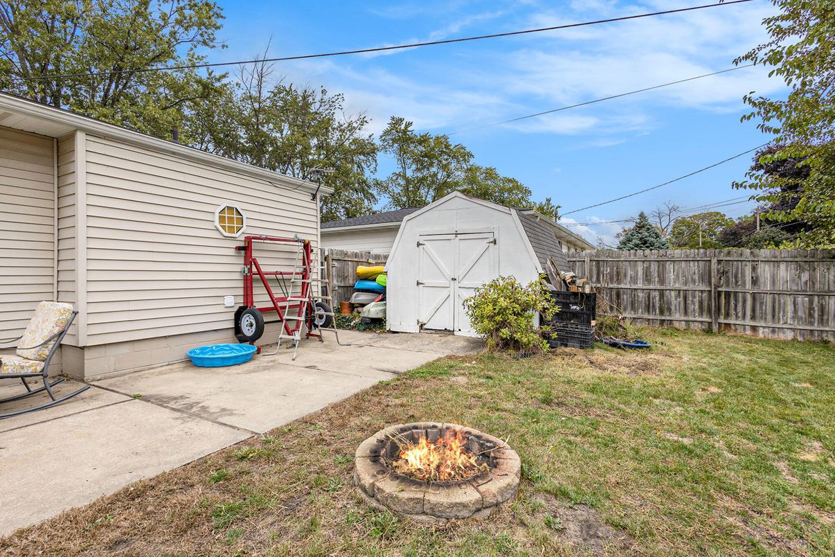 Backyard, Exterior