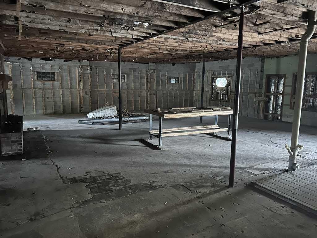 Interior, Wooden Beams