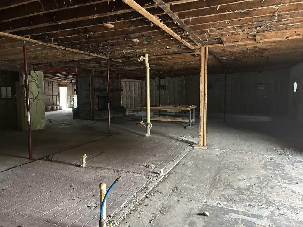 Interior, Wooden Beams
