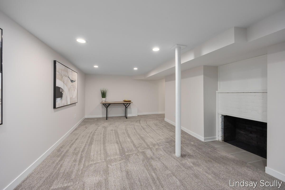 Fireplace, Interior, Recessed Lighting
