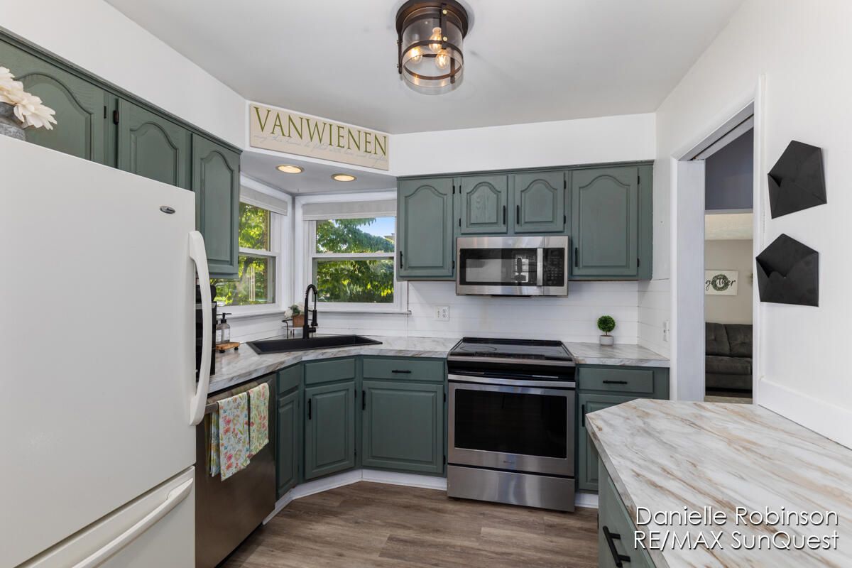 Interior, Kitchen, Stainless Steel Appliances, Wood Texture Flooring