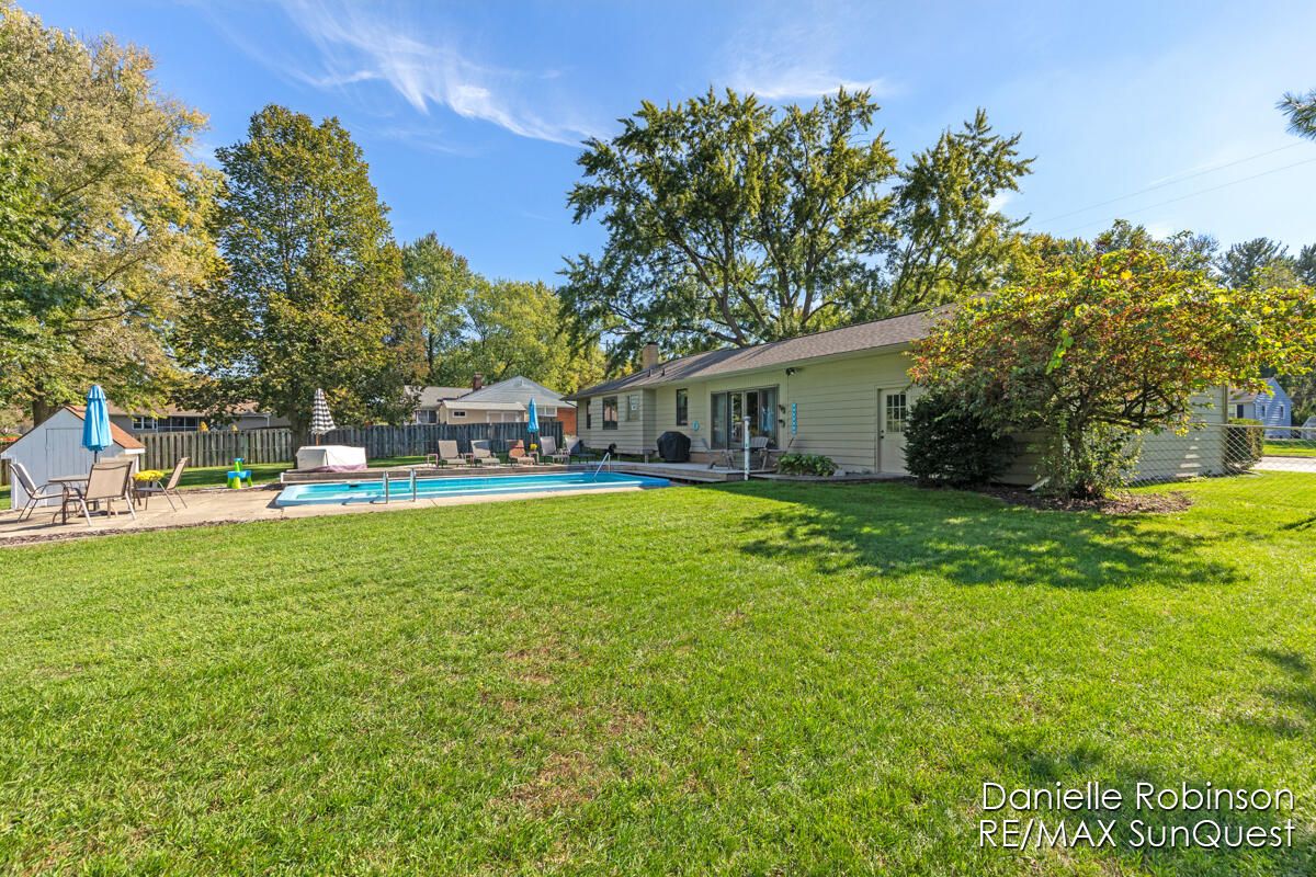 Backyard, Exterior, Pool