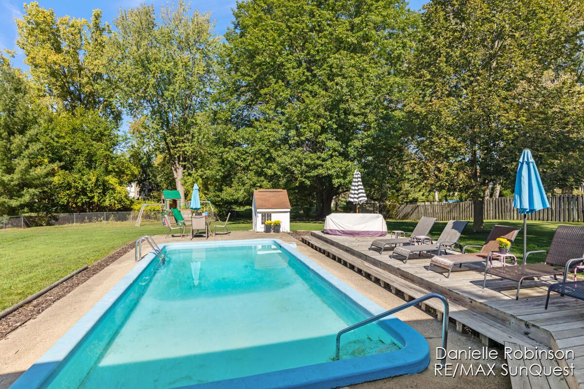 Backyard, Exterior, Pool