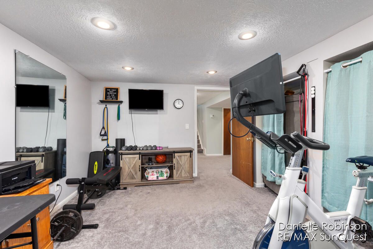 Fitness Equipment, Interior, Recessed Lighting
