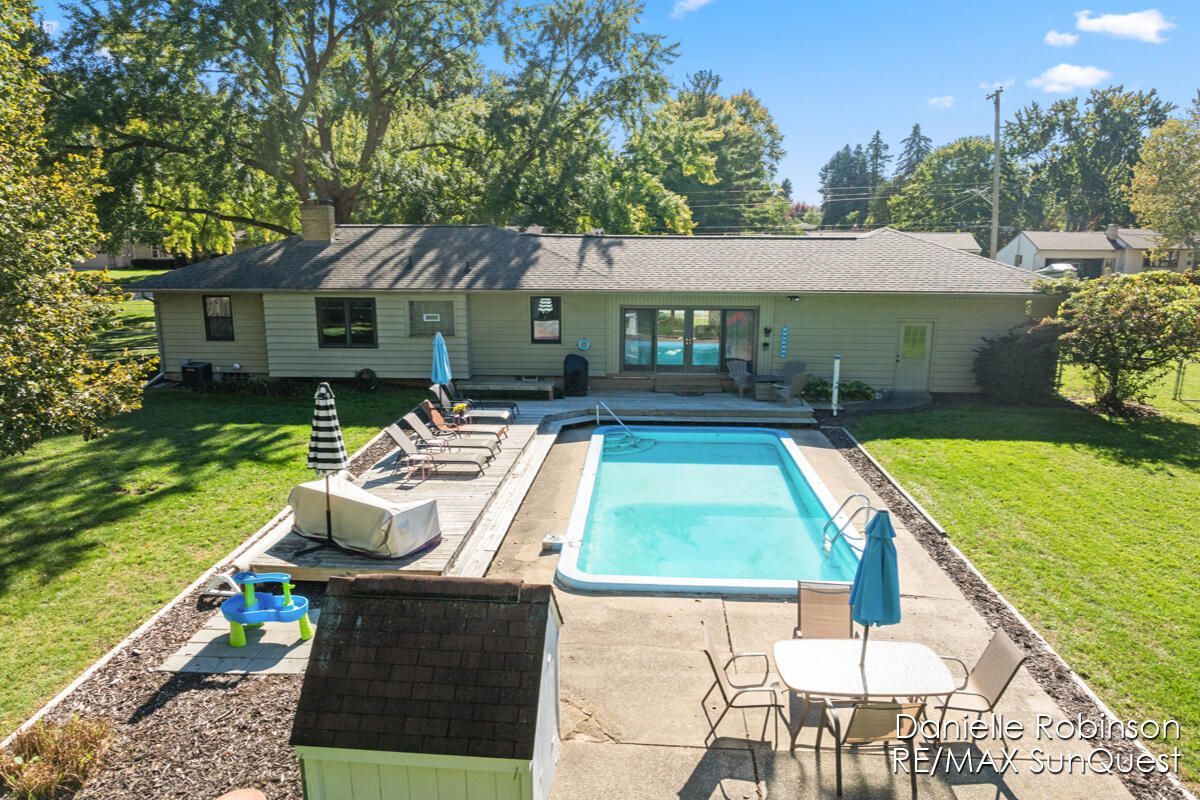 Backyard, Exterior, Pool