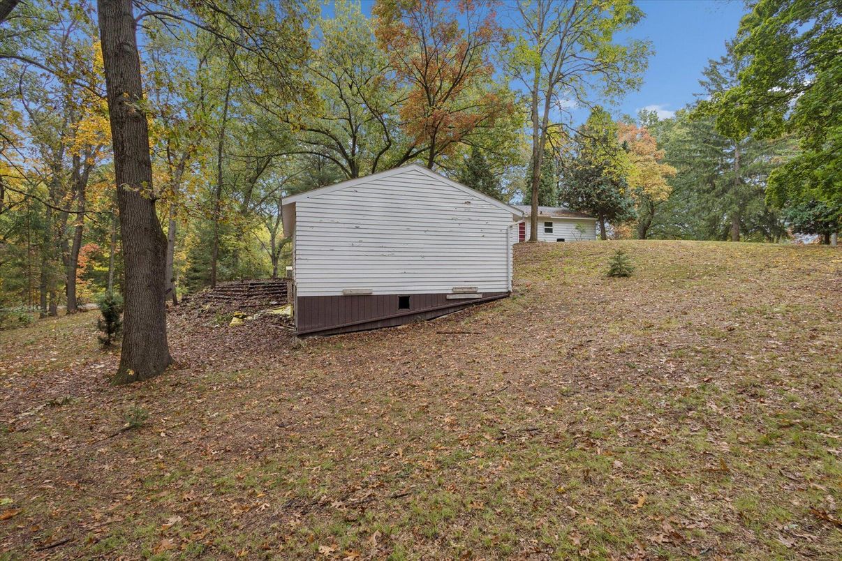 Backyard, Detached Garage, Exterior