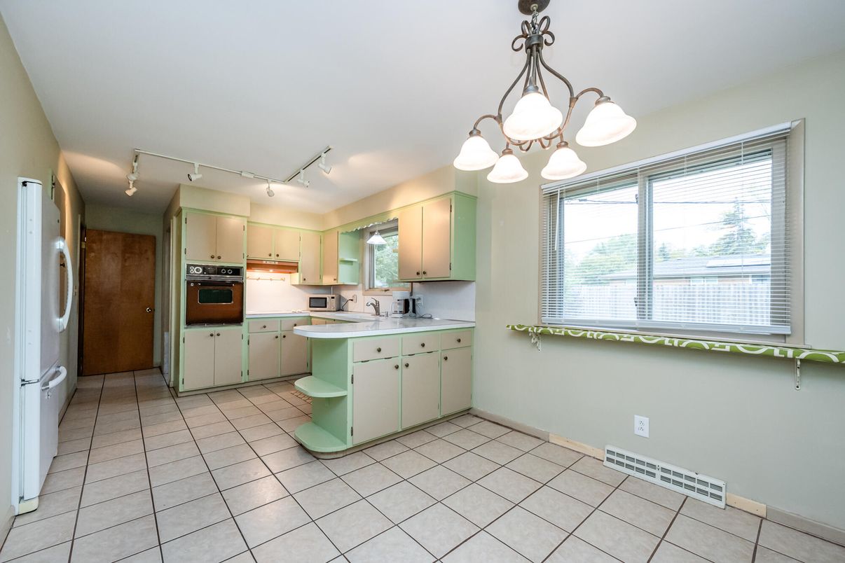 Interior, Kitchen, Pendant Lights, Stainless Steel Appliances