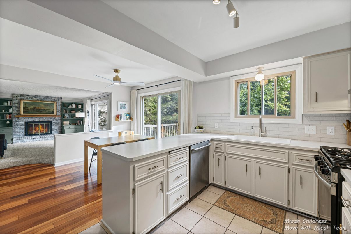 Fireplace, Interior, Kitchen, Wood Texture Flooring