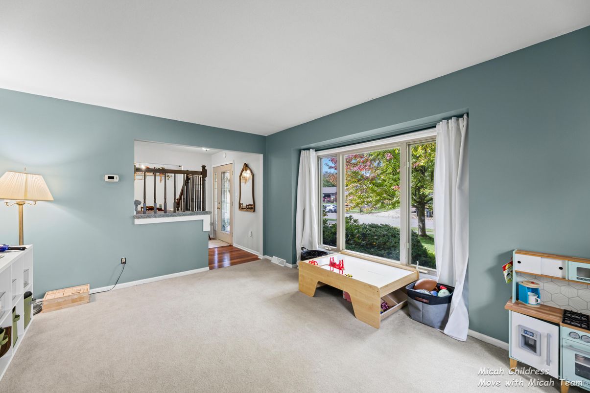 Game Room, Interior