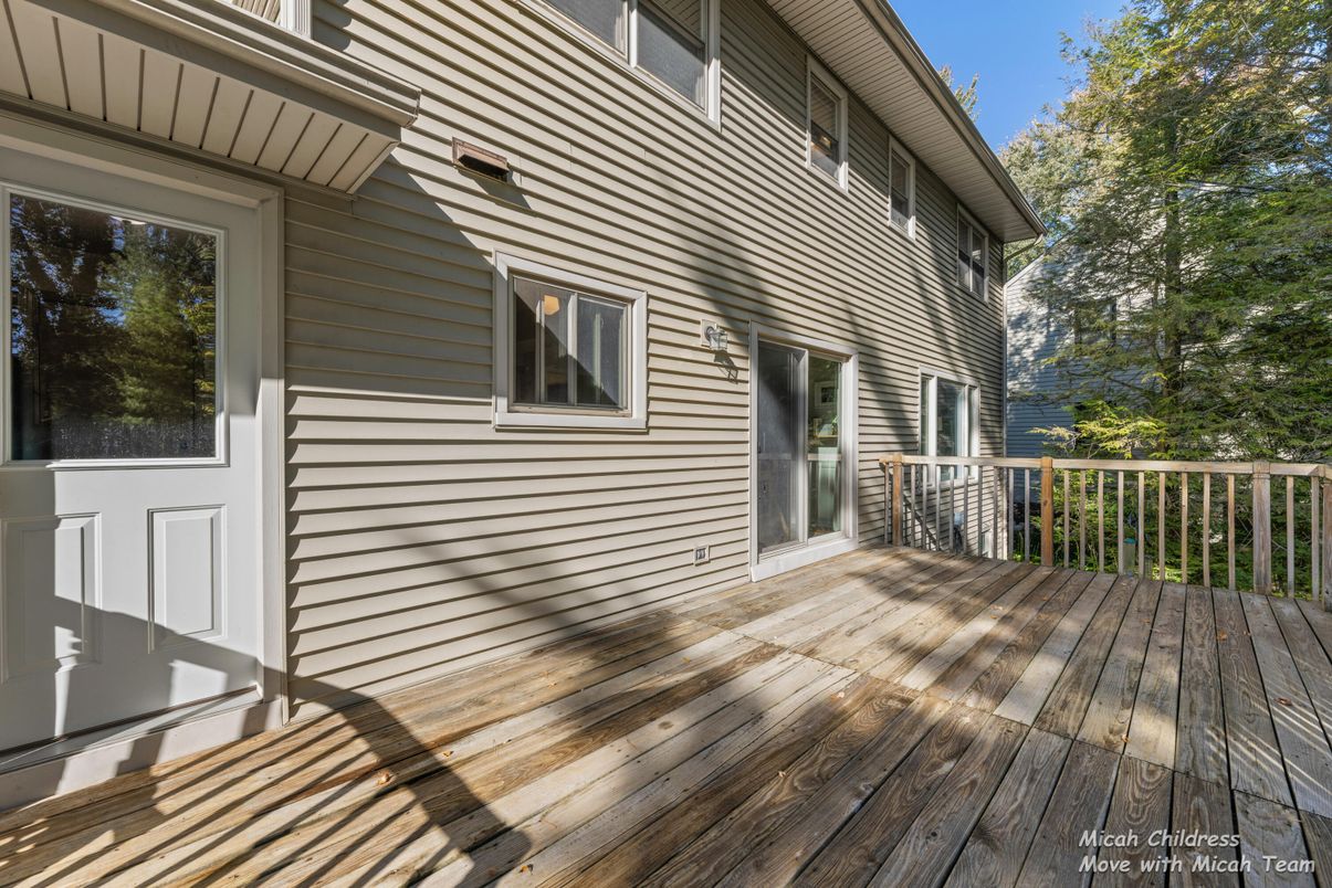 Exterior, Wood Texture Flooring