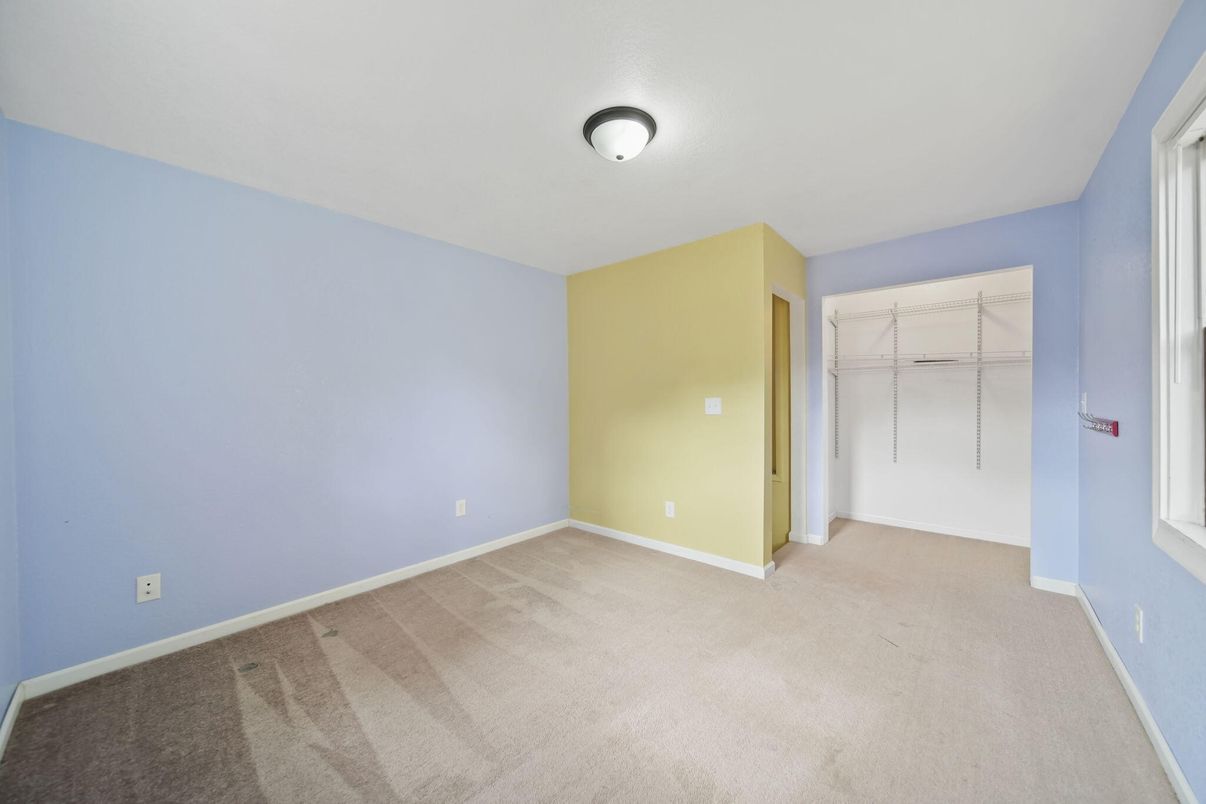 Empty room, Interior, Walk-in Closets
