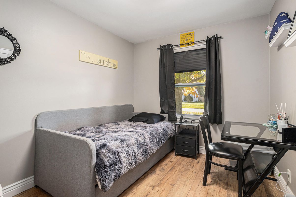 Bedroom, Home Office, Interior, Wood Texture Flooring