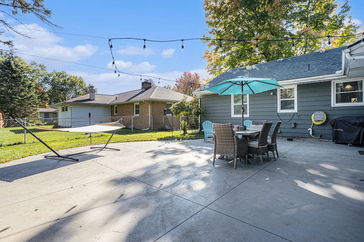 Backyard, Exterior