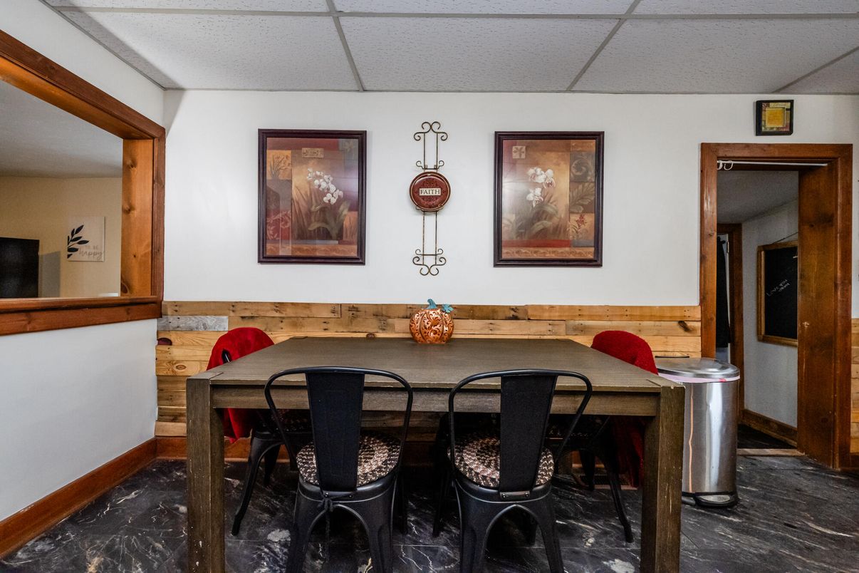 Dining room, Interior