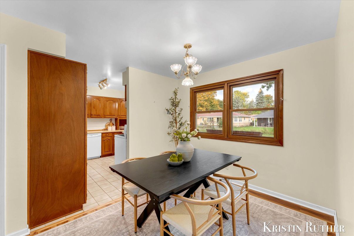 Chandelier, Dining room, Interior, Kitchen