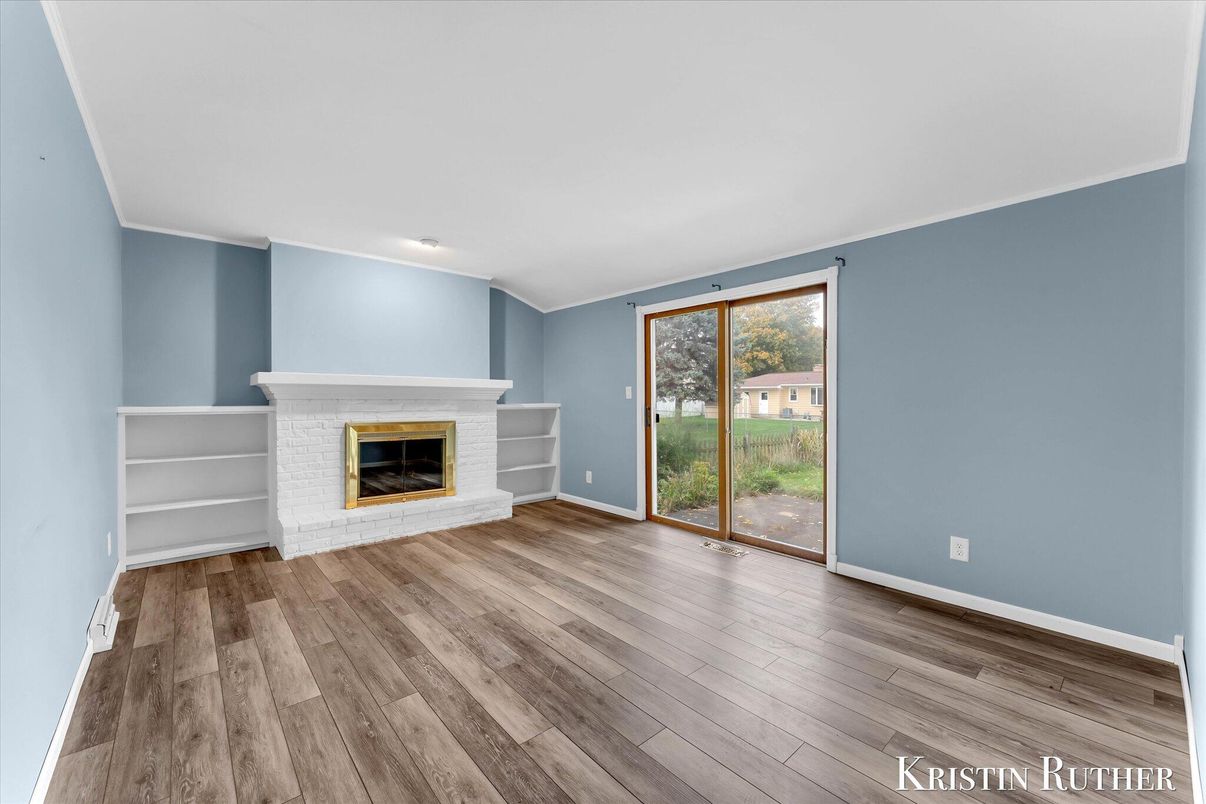 Empty room, Fireplace, Interior, Wood Texture Flooring