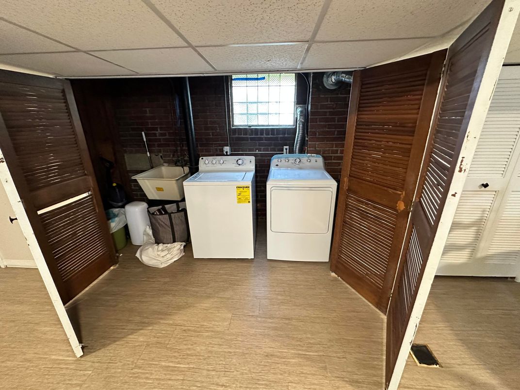 Interior, Stone Walls, Washer