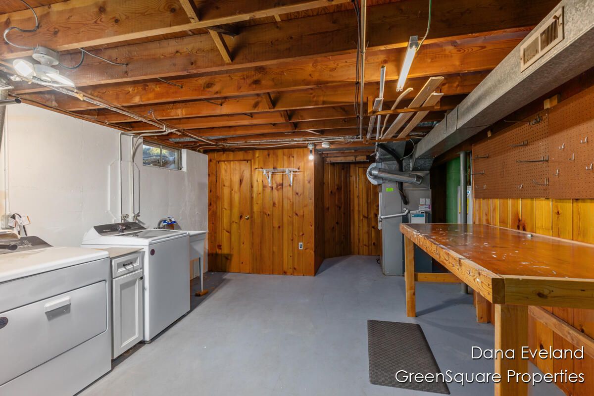 Interior, Washer, Wooden Beams, Wooden Ceilings, Wooden Walls