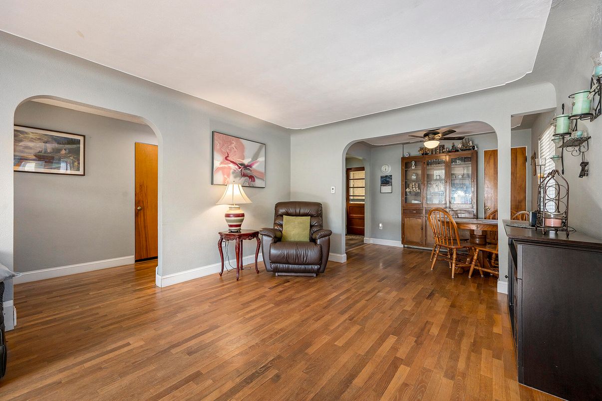 Dining room, Interior, Wood Texture Flooring