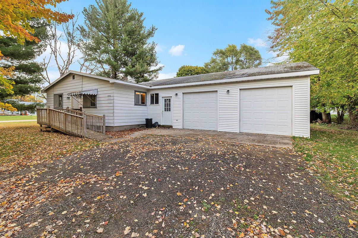 Backyard, Detached Garage, Exterior