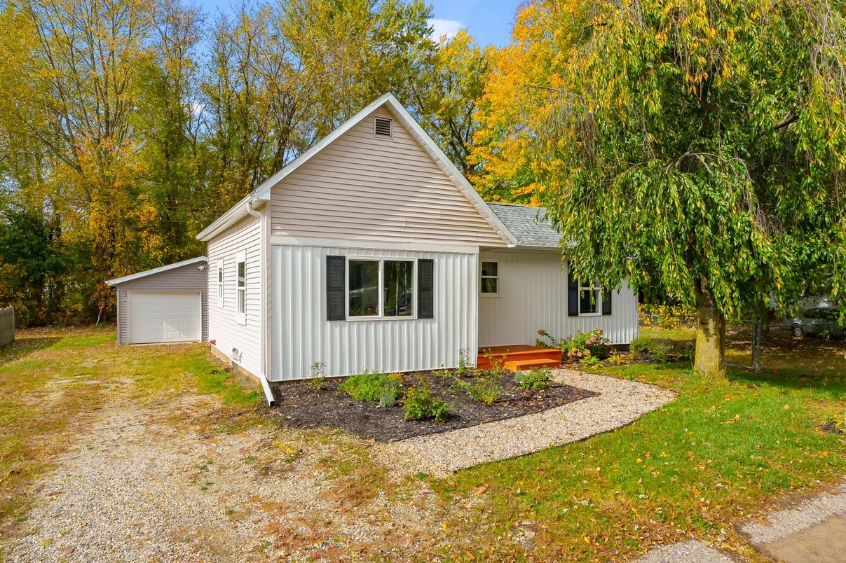 Backyard, Detached Garage, Exterior