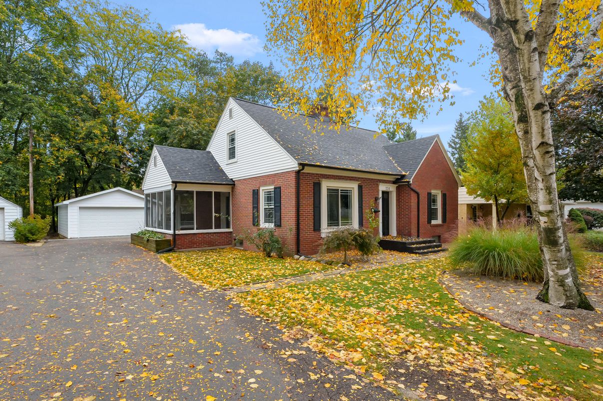 Detached Garage, Exterior, Facade, Brick Facade, Cape Cod