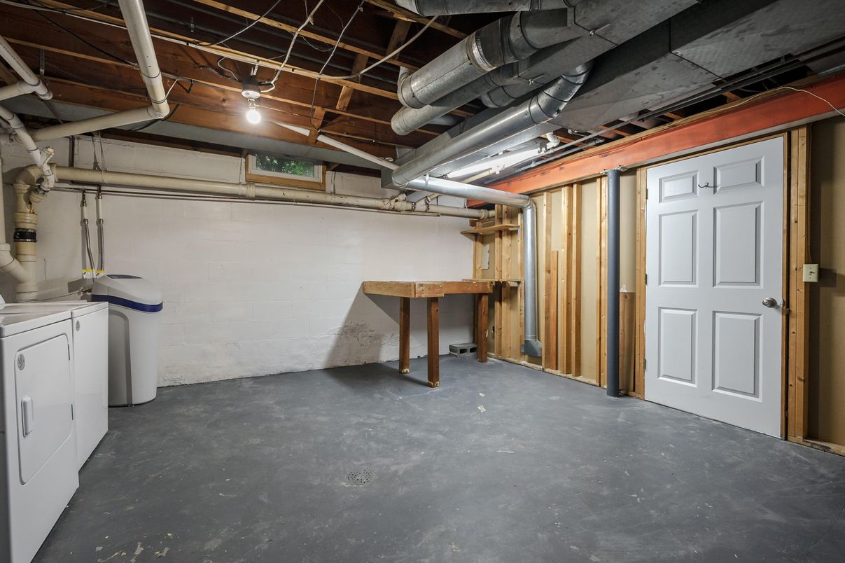 Garage, Interior, Washer