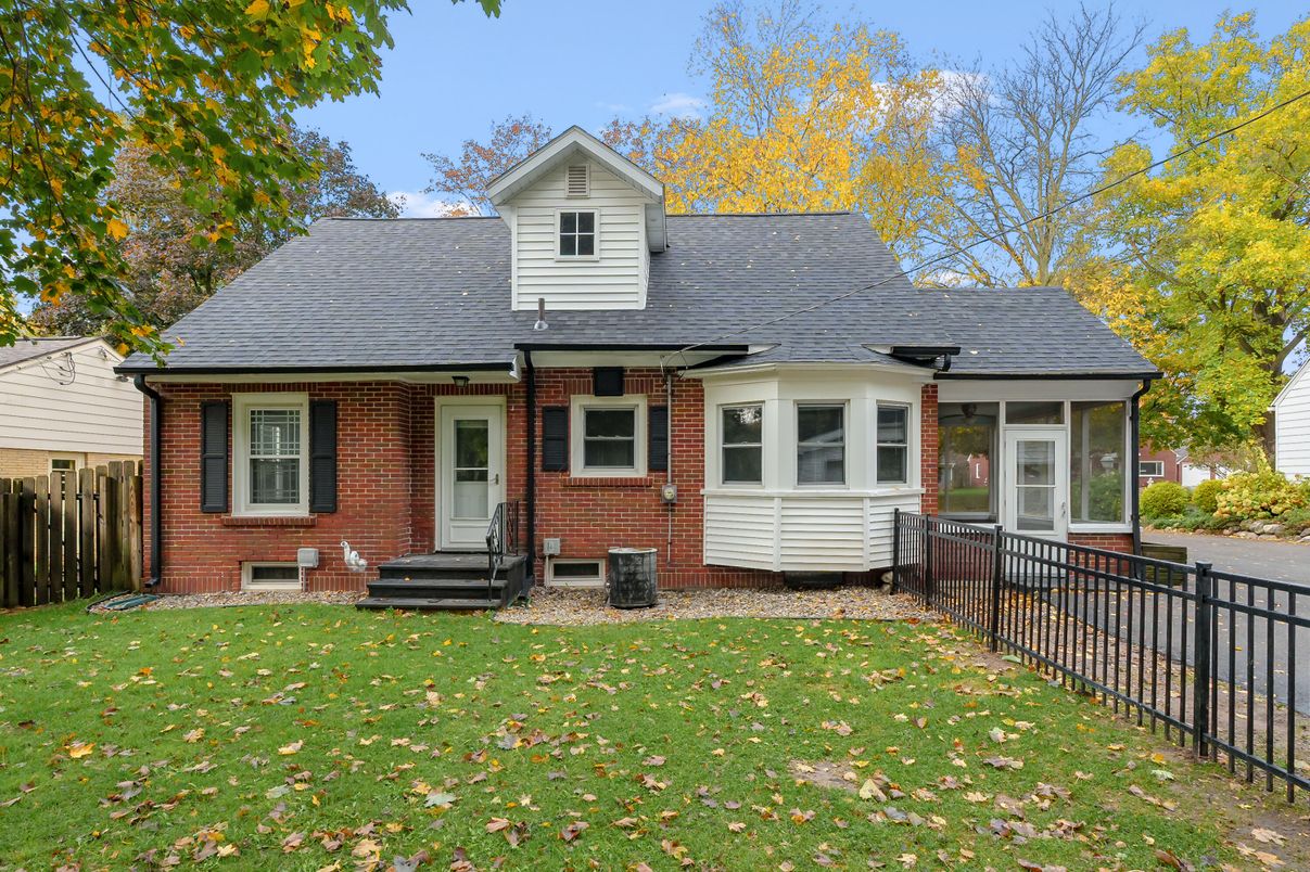 Exterior, Facade, Brick Facade, Cape Cod