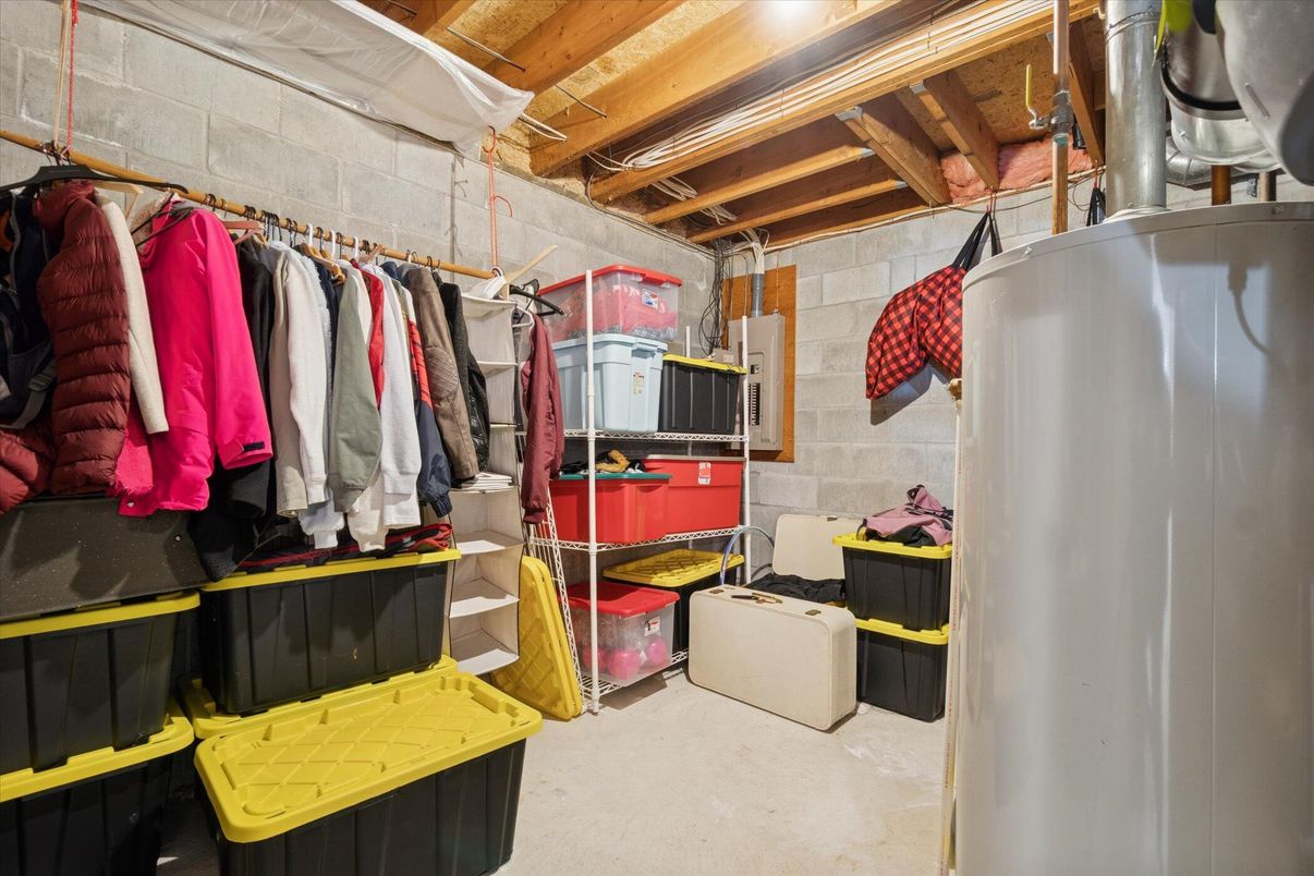 Interior, Walk-in Closets, Wooden Beams, Wooden Ceilings