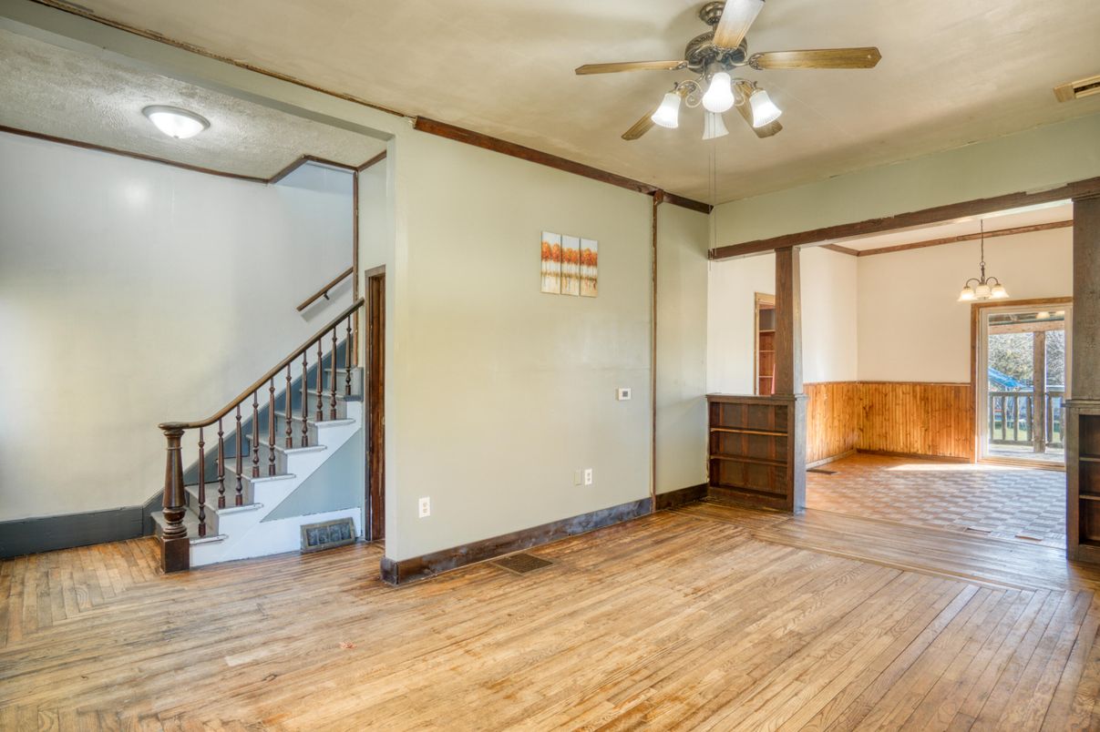 Interior, Pendant Lights, Wood Texture Flooring