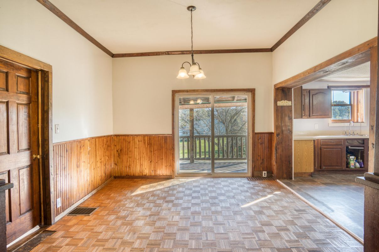 Chandelier, Empty room, Interior, Pendant Lights