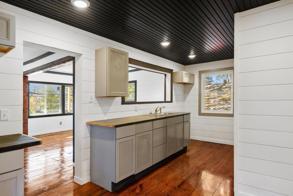 Interior, Kitchen, Recessed Lighting, Wood Texture Flooring