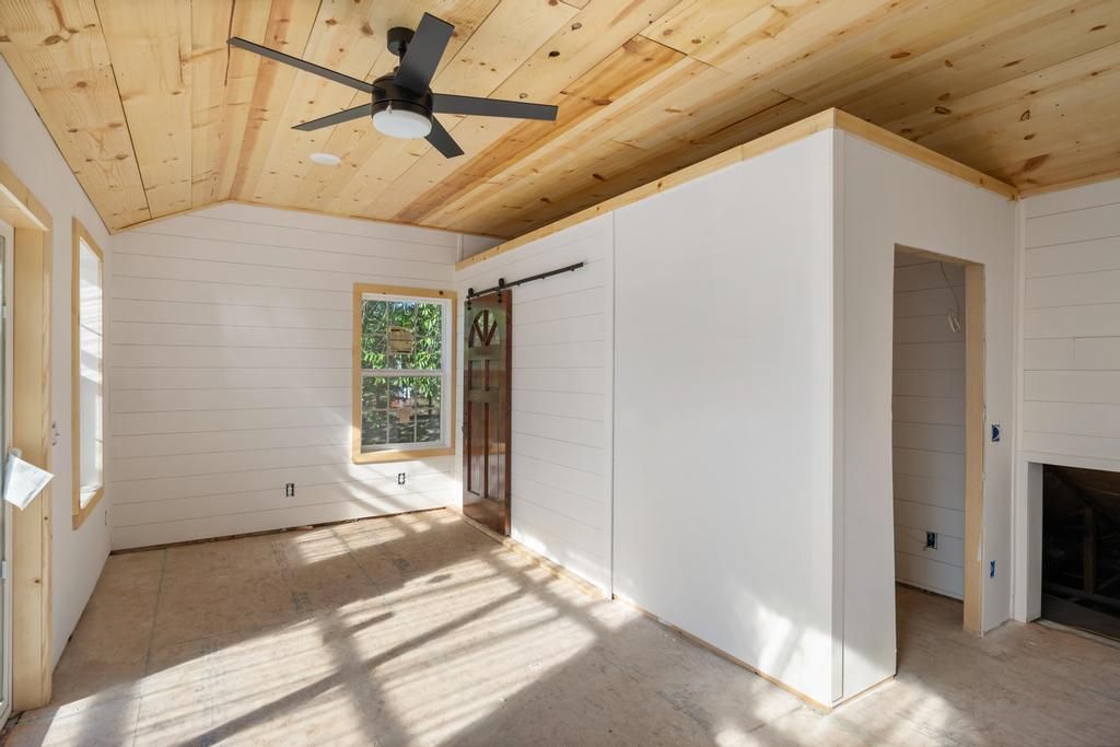 Empty room, Interior, Recessed Lighting, Wooden Ceilings