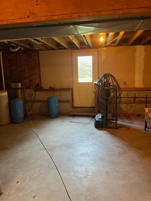 Empty room, Interior, Wooden Beams