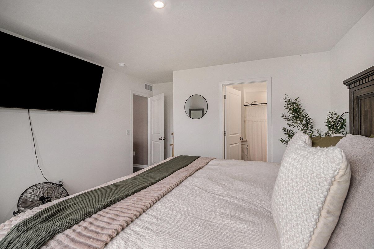 Bedroom, Interior, Recessed Lighting