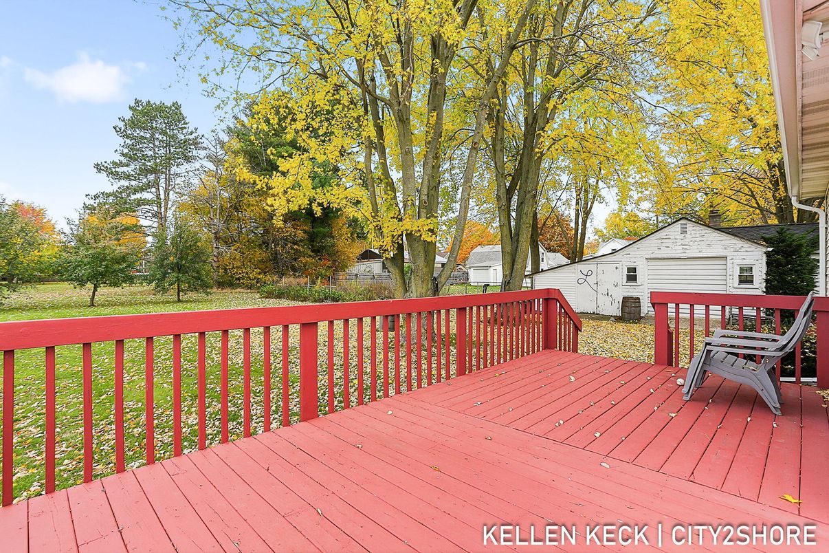 Backyard, Detached Garage, Exterior